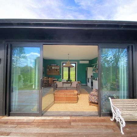 Stablehouse Garden Shed Villa Masterton Bagian luar foto
